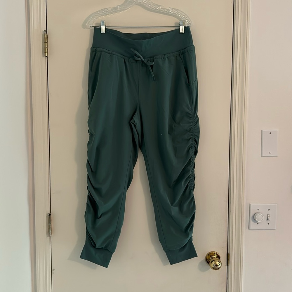 Athleta fully lined joggers